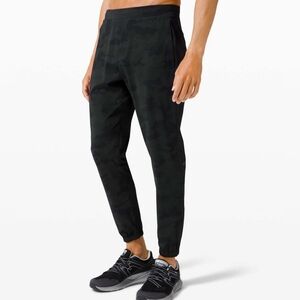 LULULEMON Surge Jogger *29 Camo Print, Gray/Black Multi *PERFECT* M